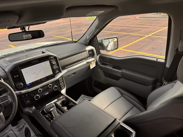 2025 Ford F-150 Lariat photo 25