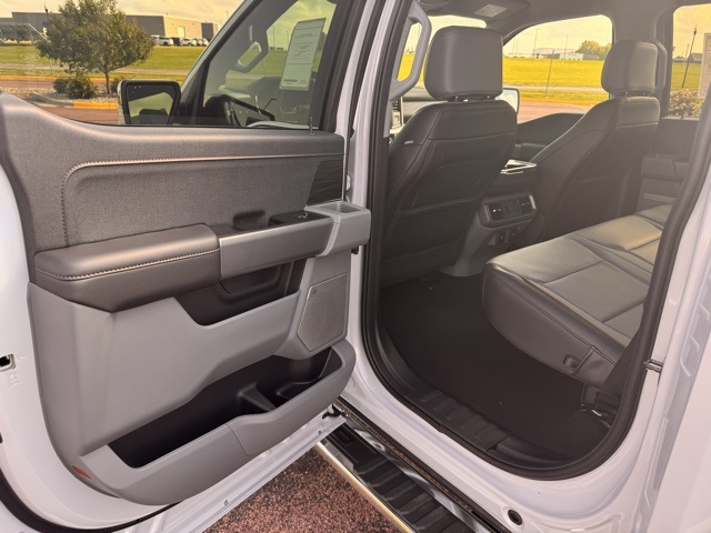 2025 Ford F-150 Lariat photo 26