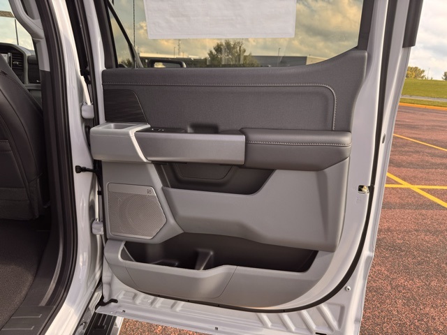 2025 Ford F-150 Lariat photo 28