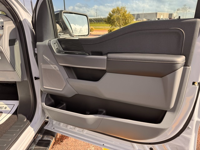 2025 Ford F-150 Lariat photo 31