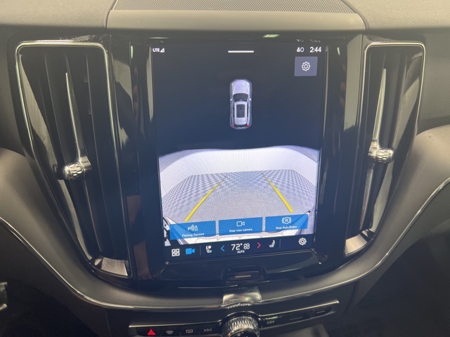 2025 Volvo XC60 B5 Core photo 18