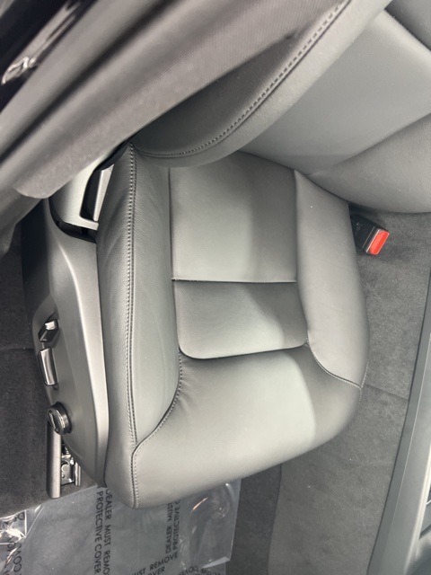 2025 Volvo XC60 B5 Core photo 24