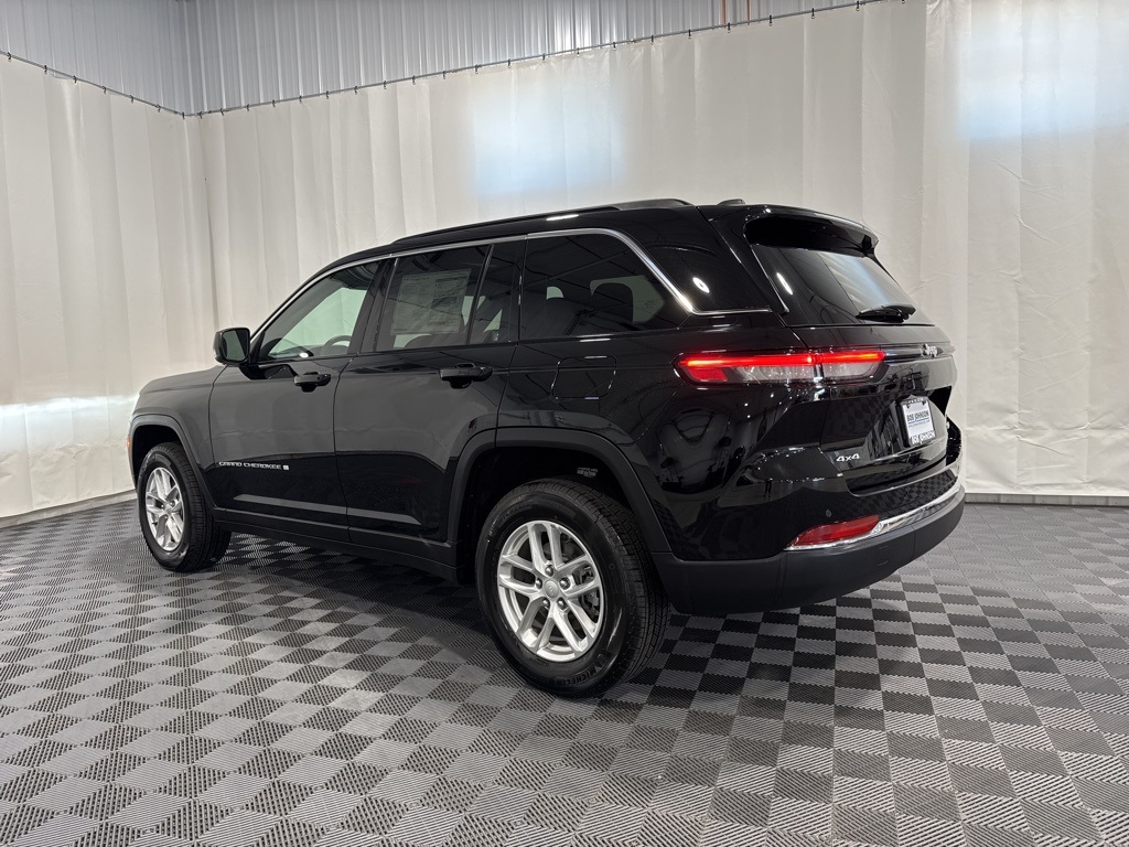 2025 Jeep Grand Cherokee Laredo photo 21