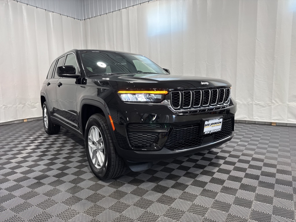 2025 Jeep Grand Cherokee Laredo photo 12