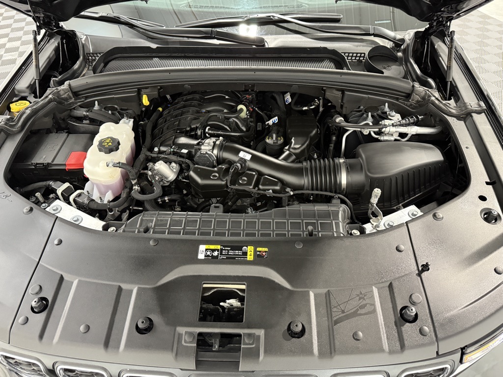 2025 Jeep Grand Cherokee Laredo photo 8