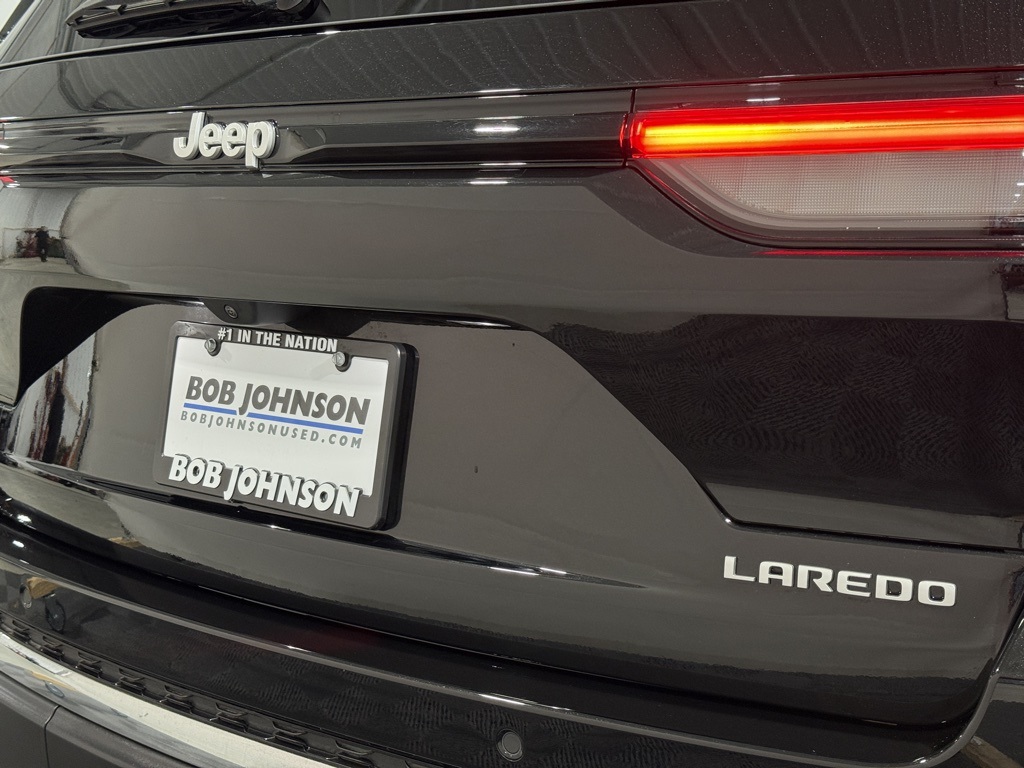 2025 Jeep Grand Cherokee Laredo photo 10