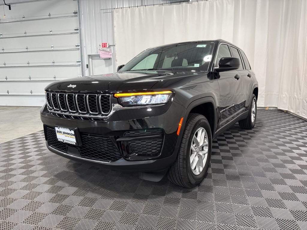 2025 Jeep Grand Cherokee Laredo photo 15