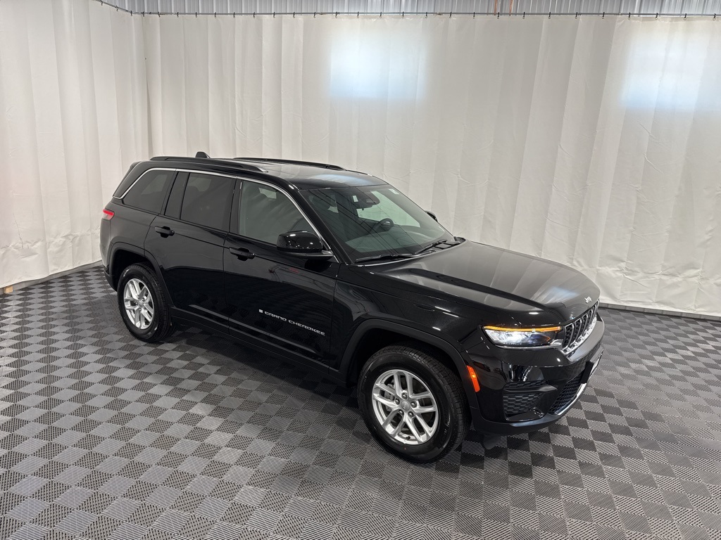 2025 Jeep Grand Cherokee Laredo photo 17