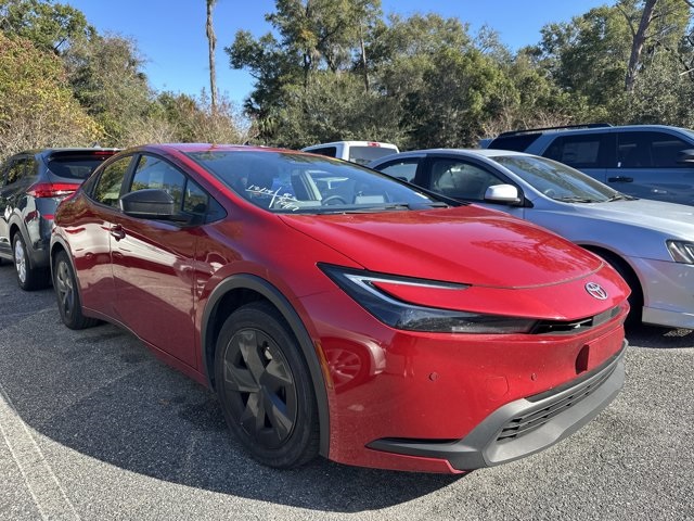 2024 Toyota Prius LE's photo