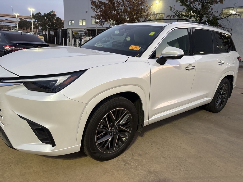 2025 Lexus TX Premium's photo