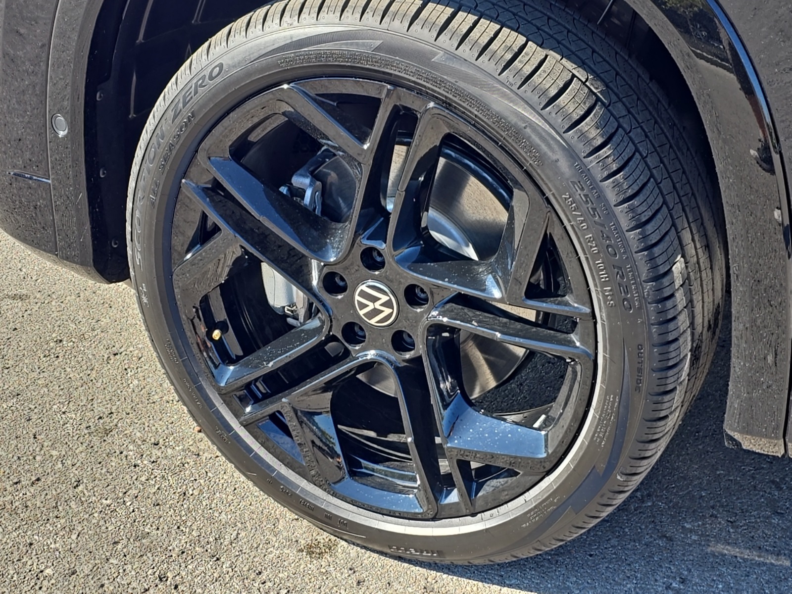 new 2025 Volkswagen Tiguan car, priced at $38,244