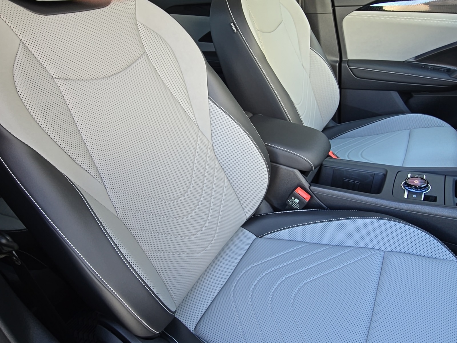 new 2025 Volkswagen Tiguan car, priced at $38,244