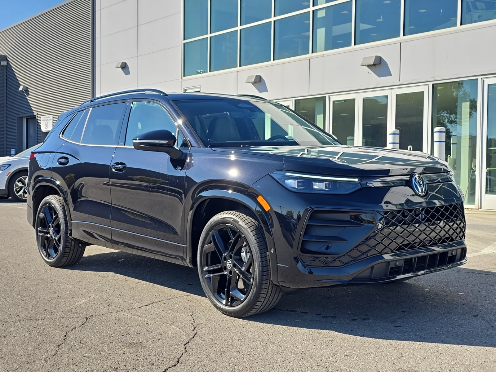 new 2025 Volkswagen Tiguan car, priced at $38,244