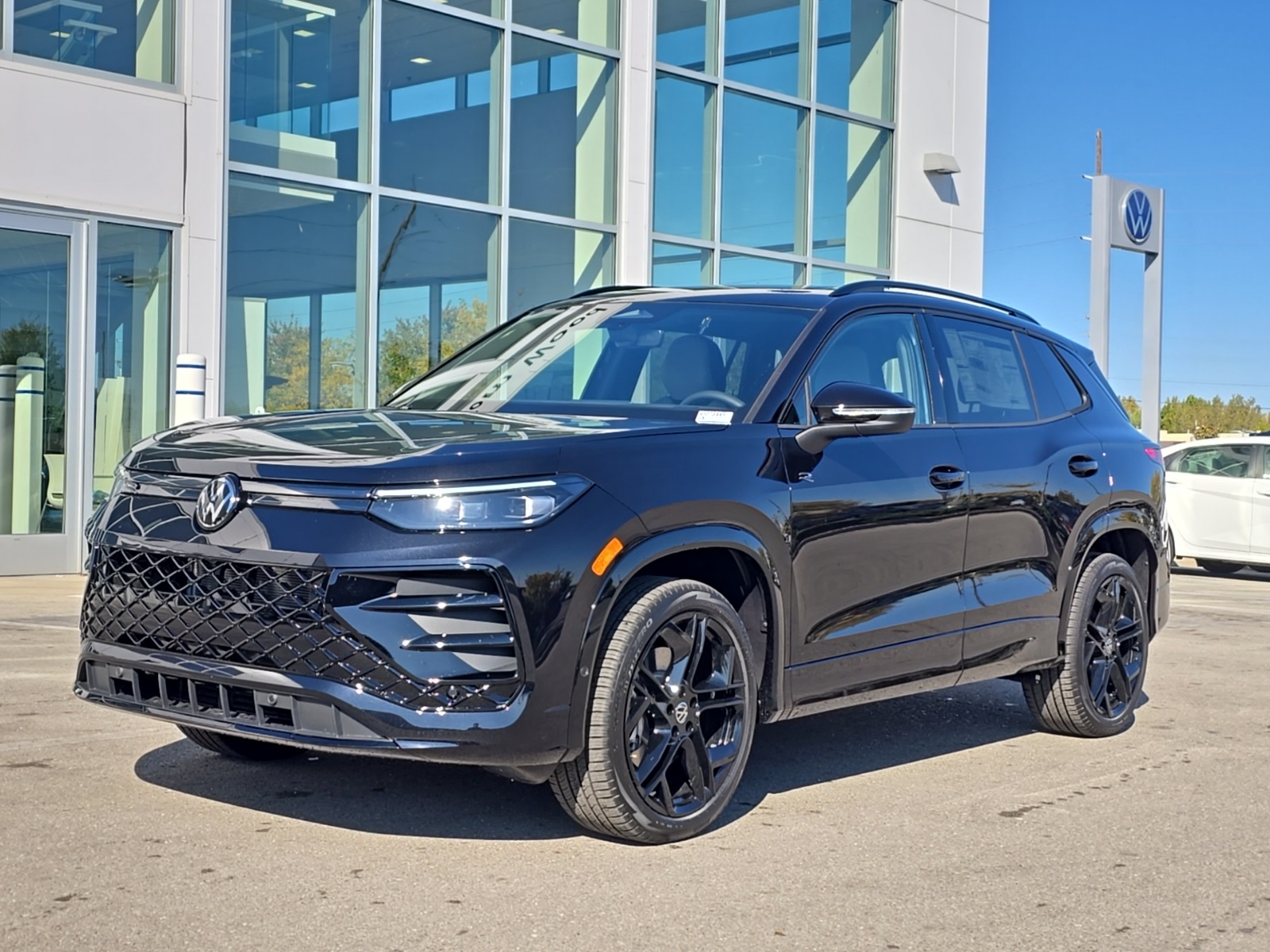 new 2025 Volkswagen Tiguan car, priced at $38,244