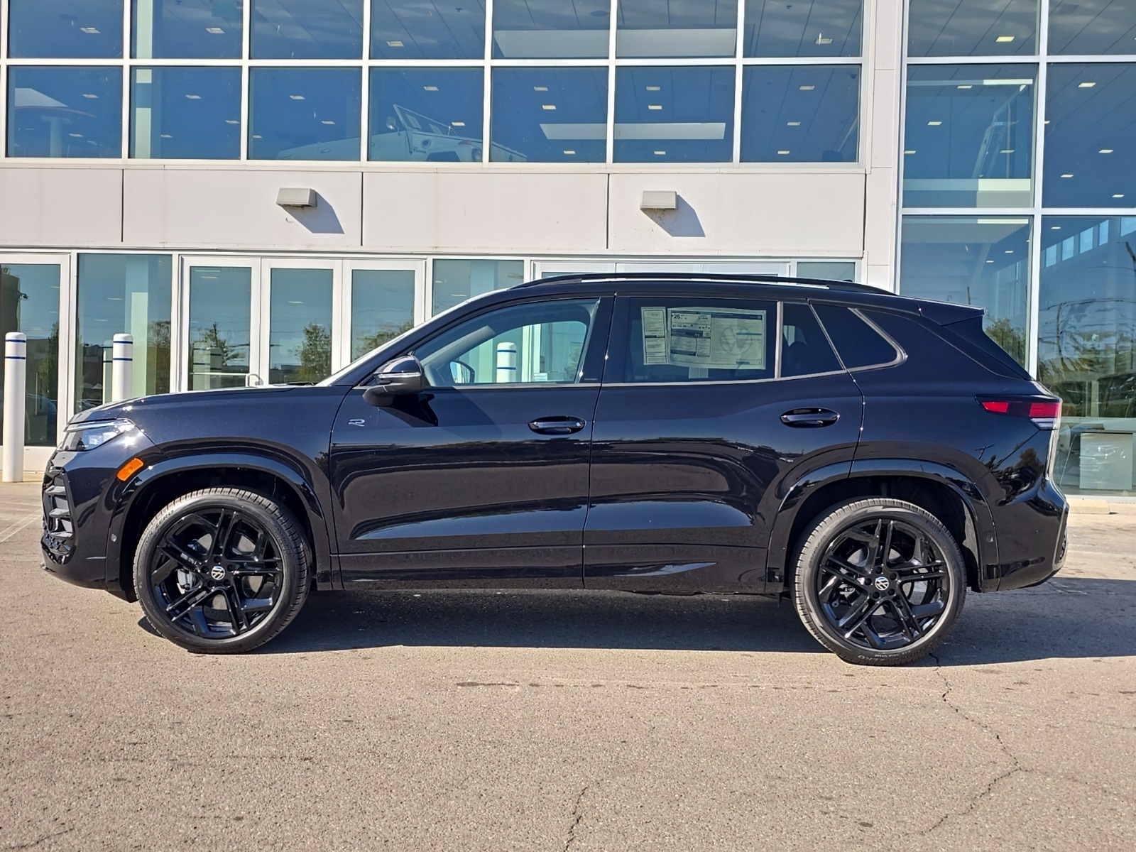 new 2025 Volkswagen Tiguan car, priced at $38,244