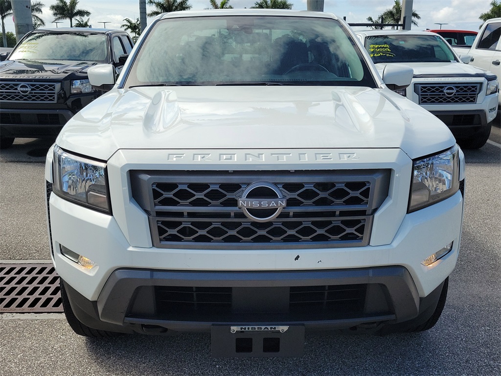2022 Glacier White Nissan Frontier SV 4X4 Truck