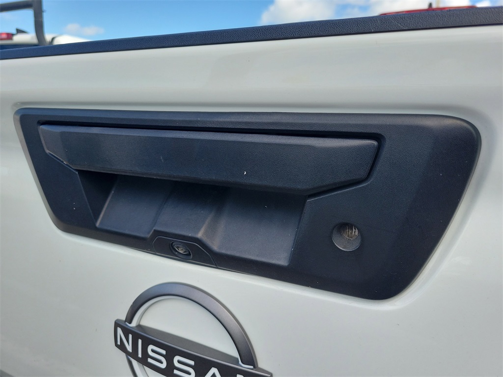 2022 Glacier White Nissan Frontier SV 4X4 Truck