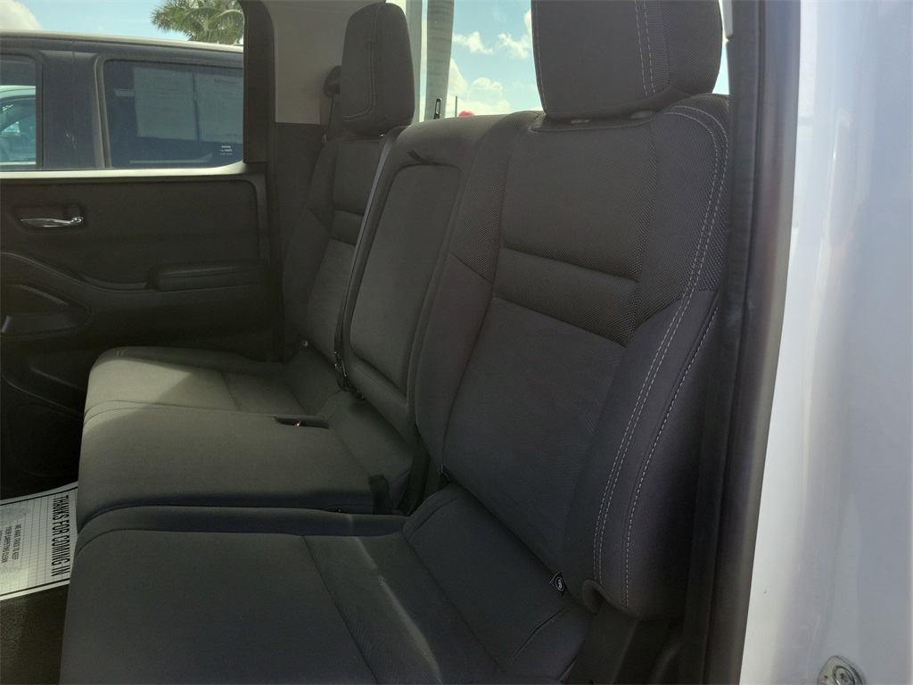 2022 Glacier White Nissan Frontier SV 4X4 Truck