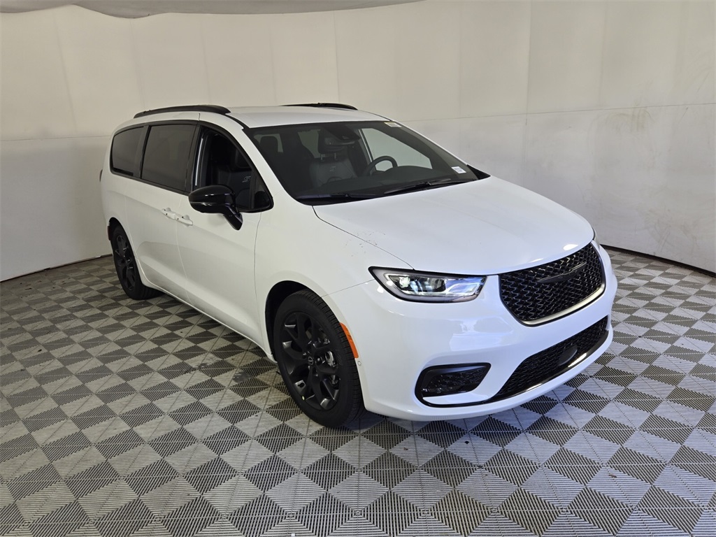 new 2026 Chrysler Pacifica car, priced at $46,100
