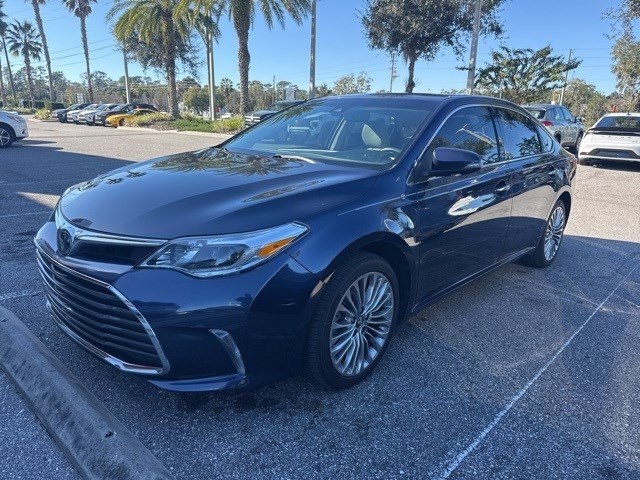 2017 Toyota Avalon Limited's photo
