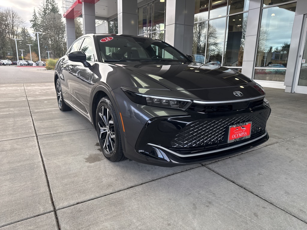 2024 Toyota Crown Limited's photo