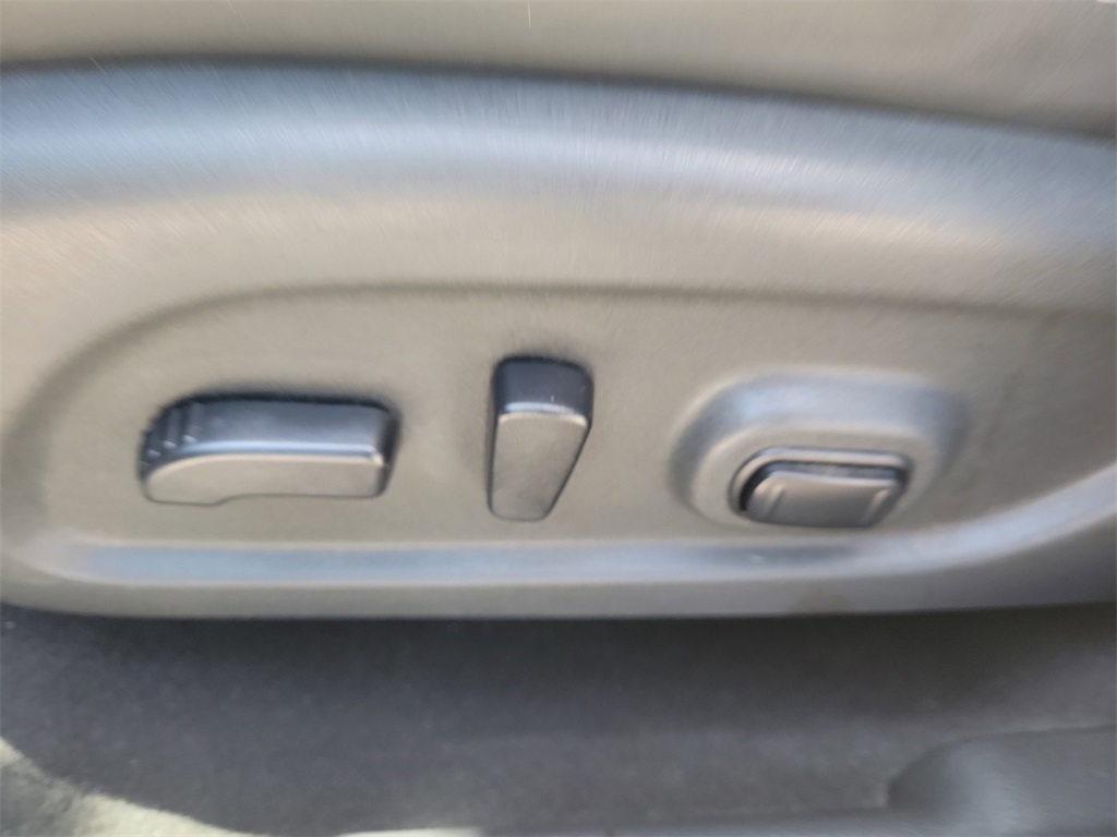 2022 Pearl White Tricoat Nissan Murano SV FWD SUV