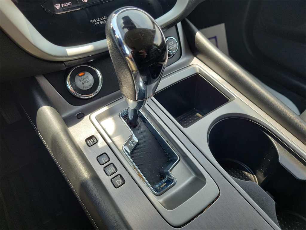 2022 Pearl White Tricoat Nissan Murano SV FWD SUV