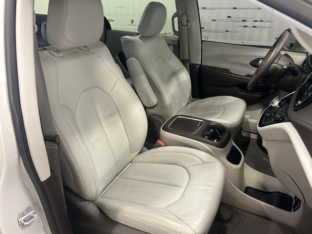 used 2021 Chrysler Pacifica car, priced at $20,799