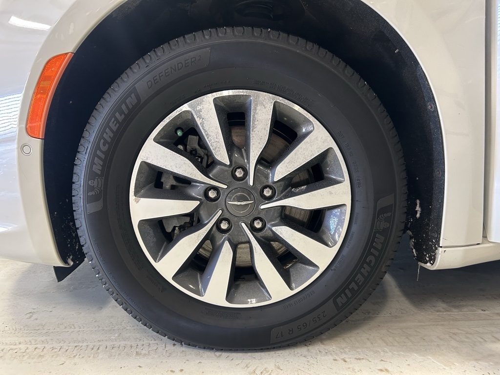 used 2021 Chrysler Pacifica car, priced at $20,799