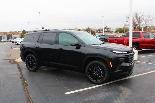 used 2026 Chevrolet Traverse car, priced at $41,303