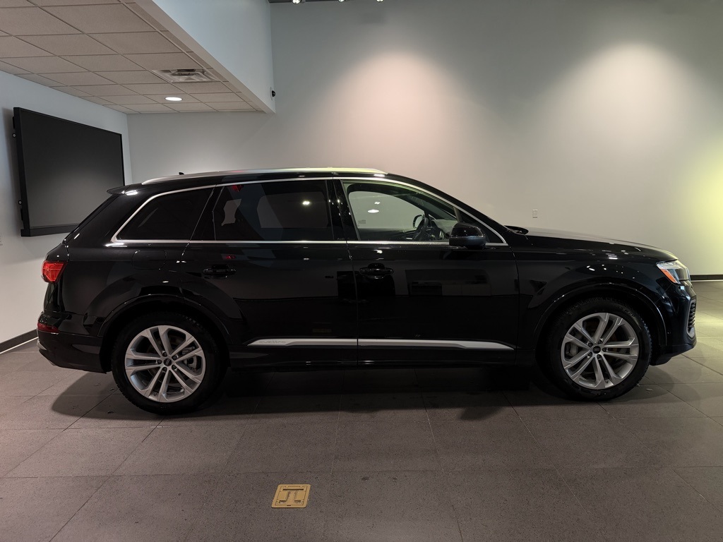 used 2025 Audi Q7 car, priced at $57,569