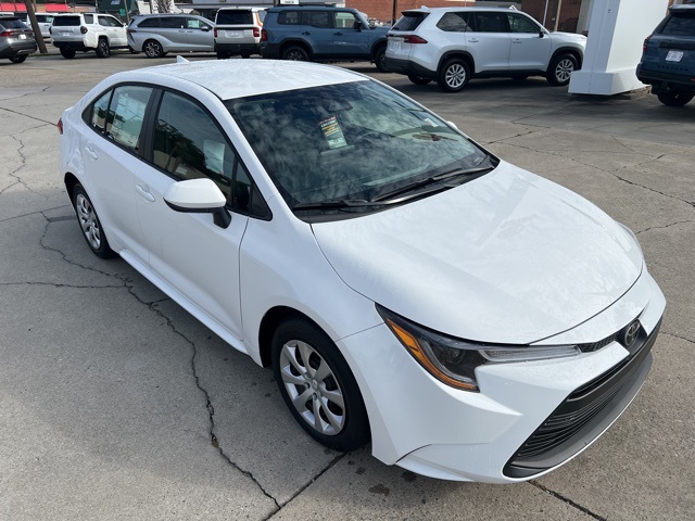 2026 Toyota Corolla LE photo 3