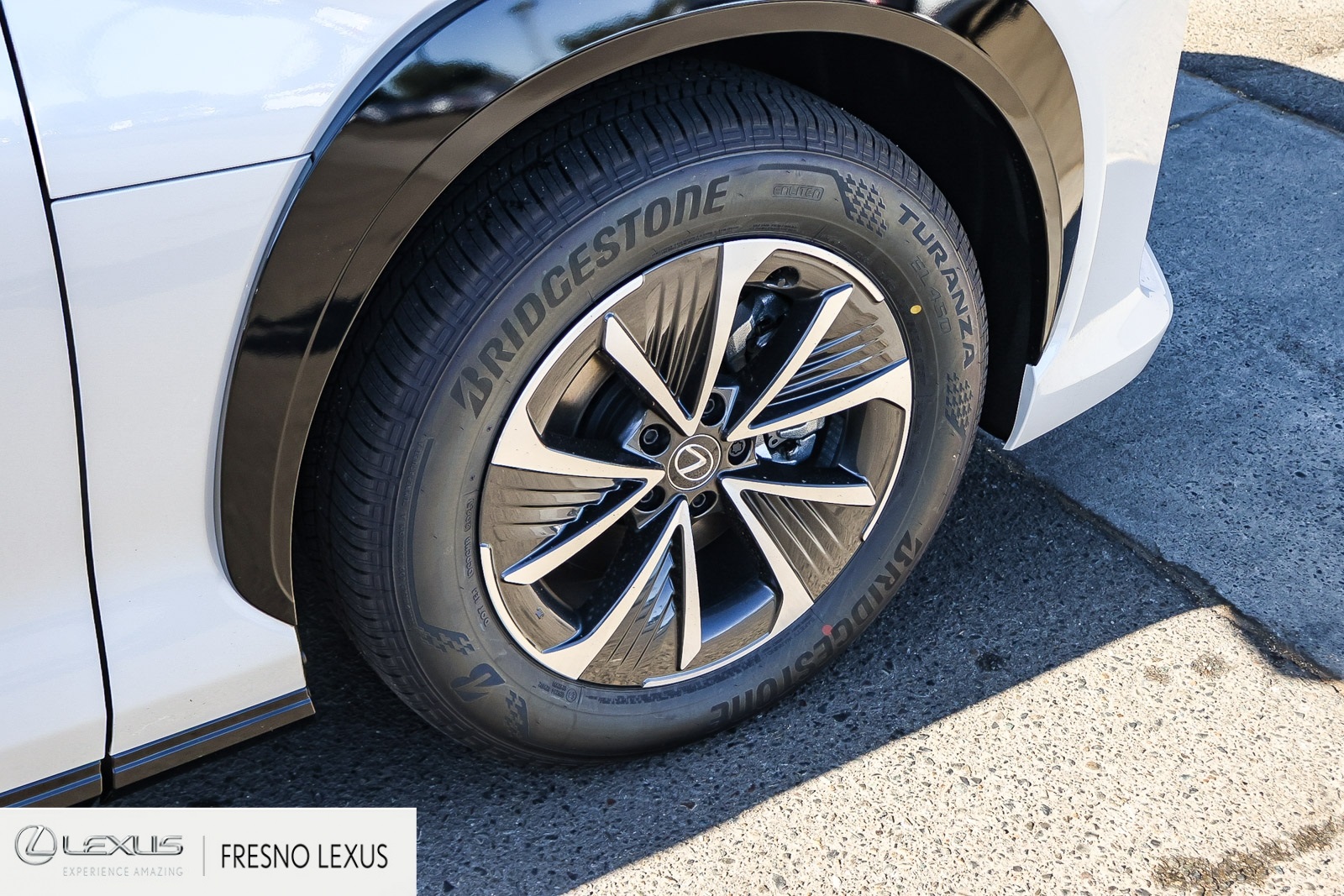 2025 Lexus RZ 450e photo 9