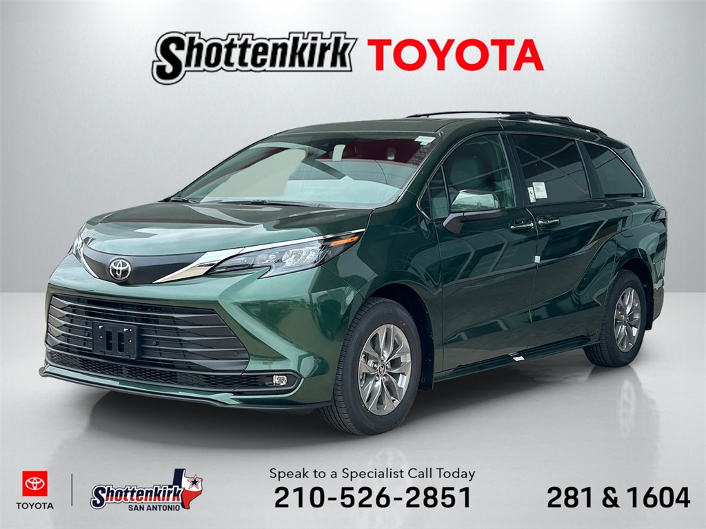 2026 Toyota Sienna XLE's photo