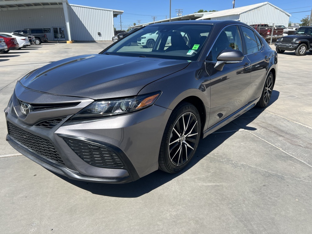 213902024 Toyota Camry SE