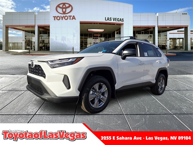 2025 Toyota RAV4 LE's photo