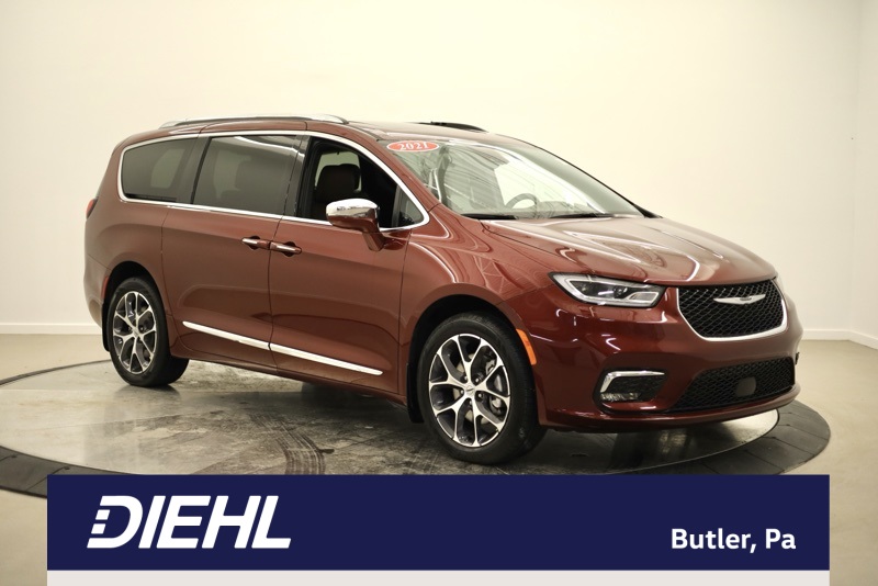 2021 Chrysler Pacifica Limited's photo