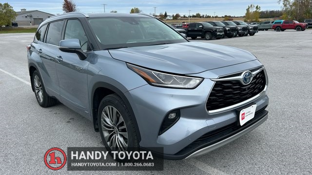 2021 Toyota Highlander Platinum's photo