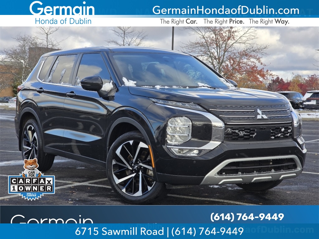 2022 Mitsubishi Outlander SE's photo