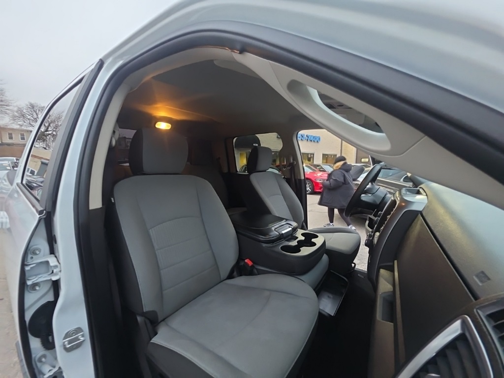 used 2021 Ram 1500 Classic car, priced at $25,595