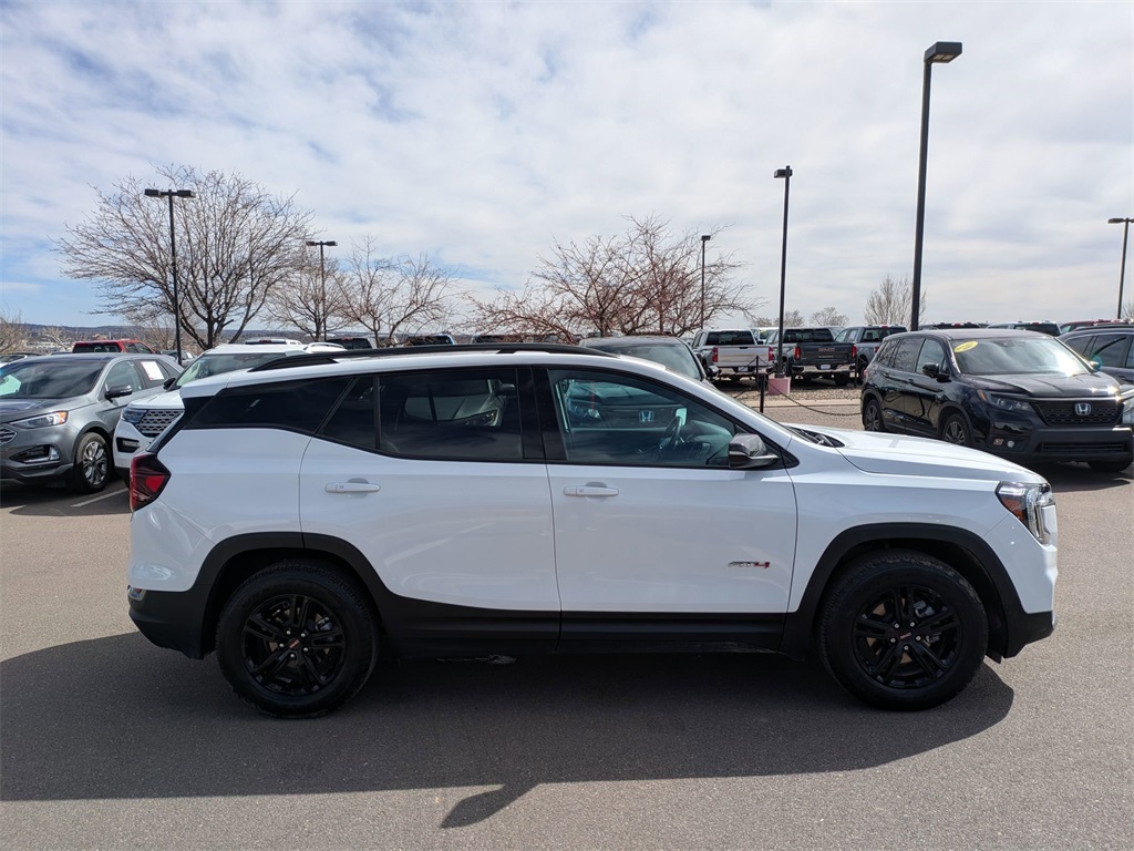 2024 Gmc Terrain AT4 photo 2