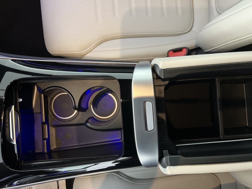 2025 Mercedes Benz GLC 300 4MATIC photo 8
