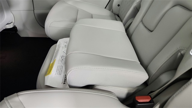 new 2025 Volvo EX90 car, priced at $86,825