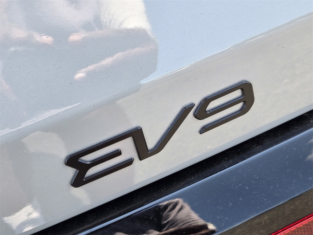 2026 Kia EV9 Land photo 3