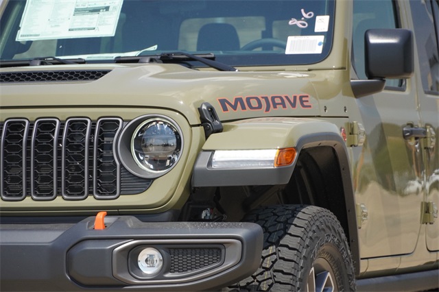 2025 Jeep Gladiator Mojave photo 4