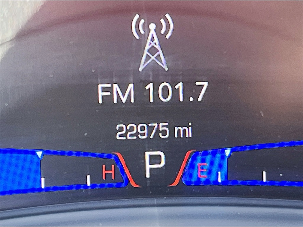 2021 Chrysler 300 Touring photo 8