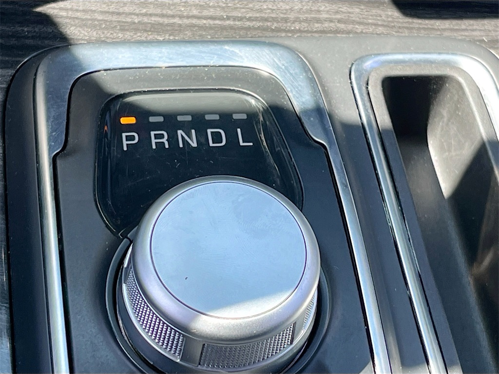 2021 Chrysler 300 Touring photo 12