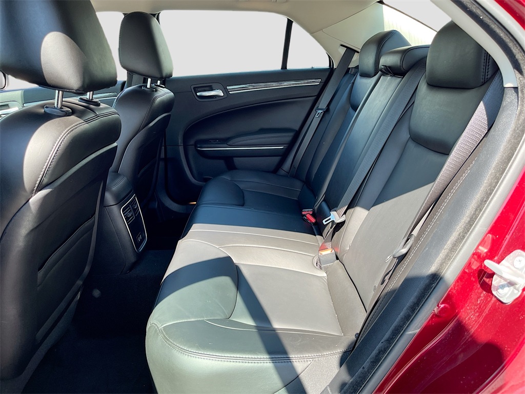 2021 Chrysler 300 Touring photo 20