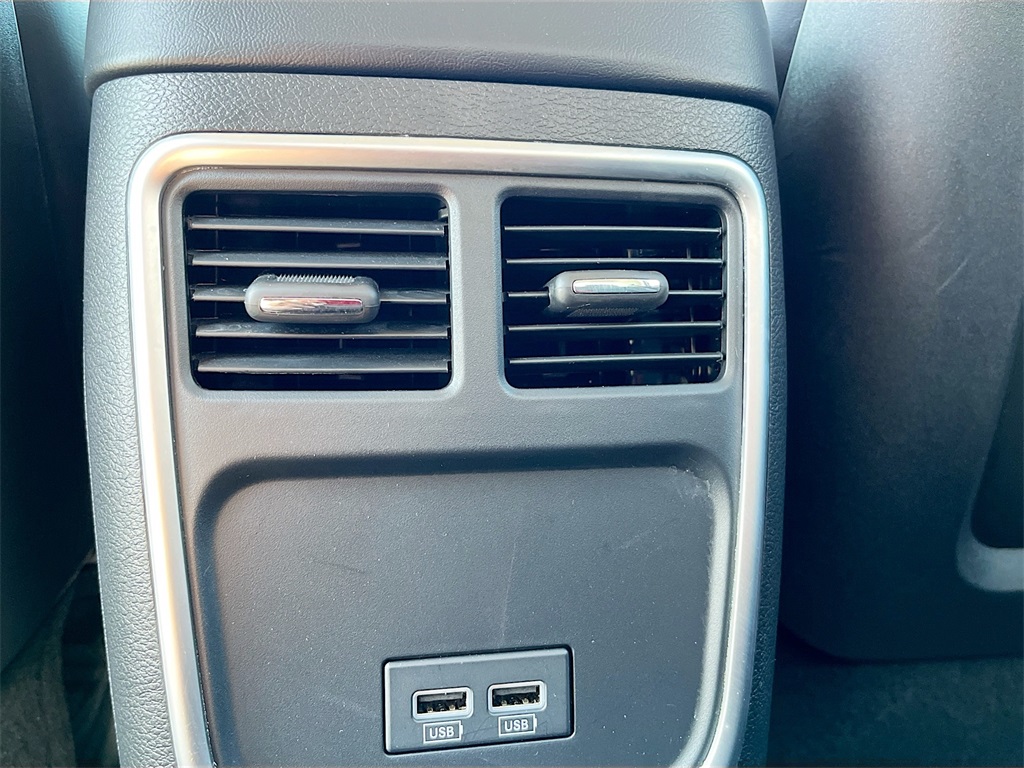 2021 Chrysler 300 Touring photo 21