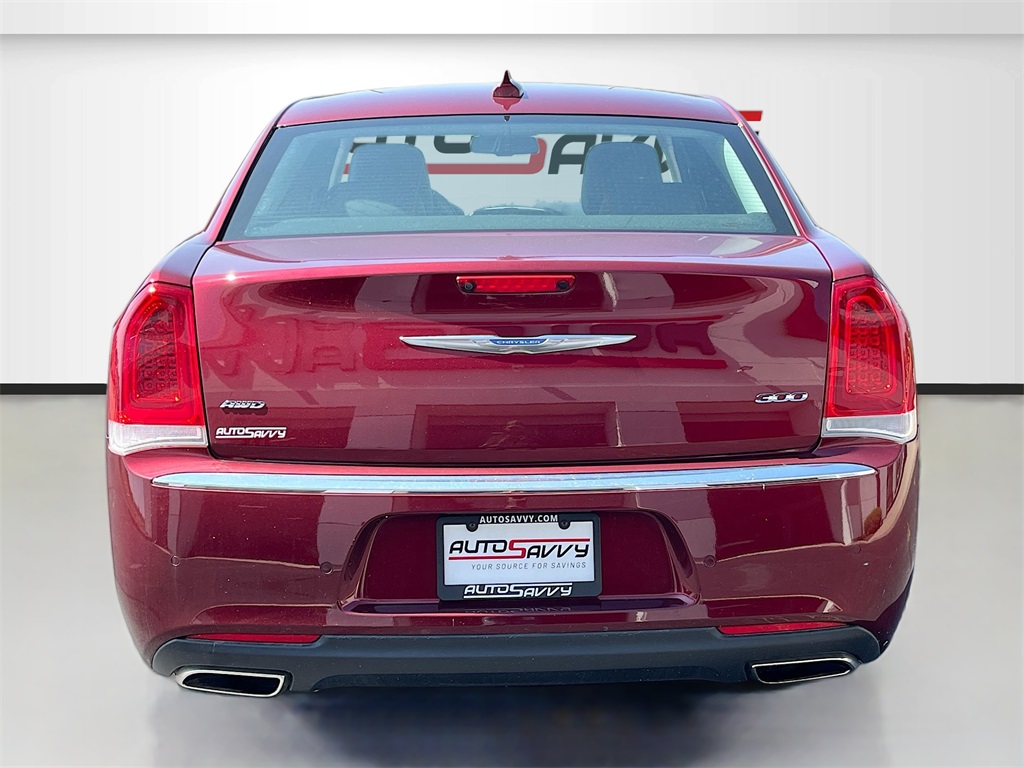 2021 Chrysler 300 Touring photo 2